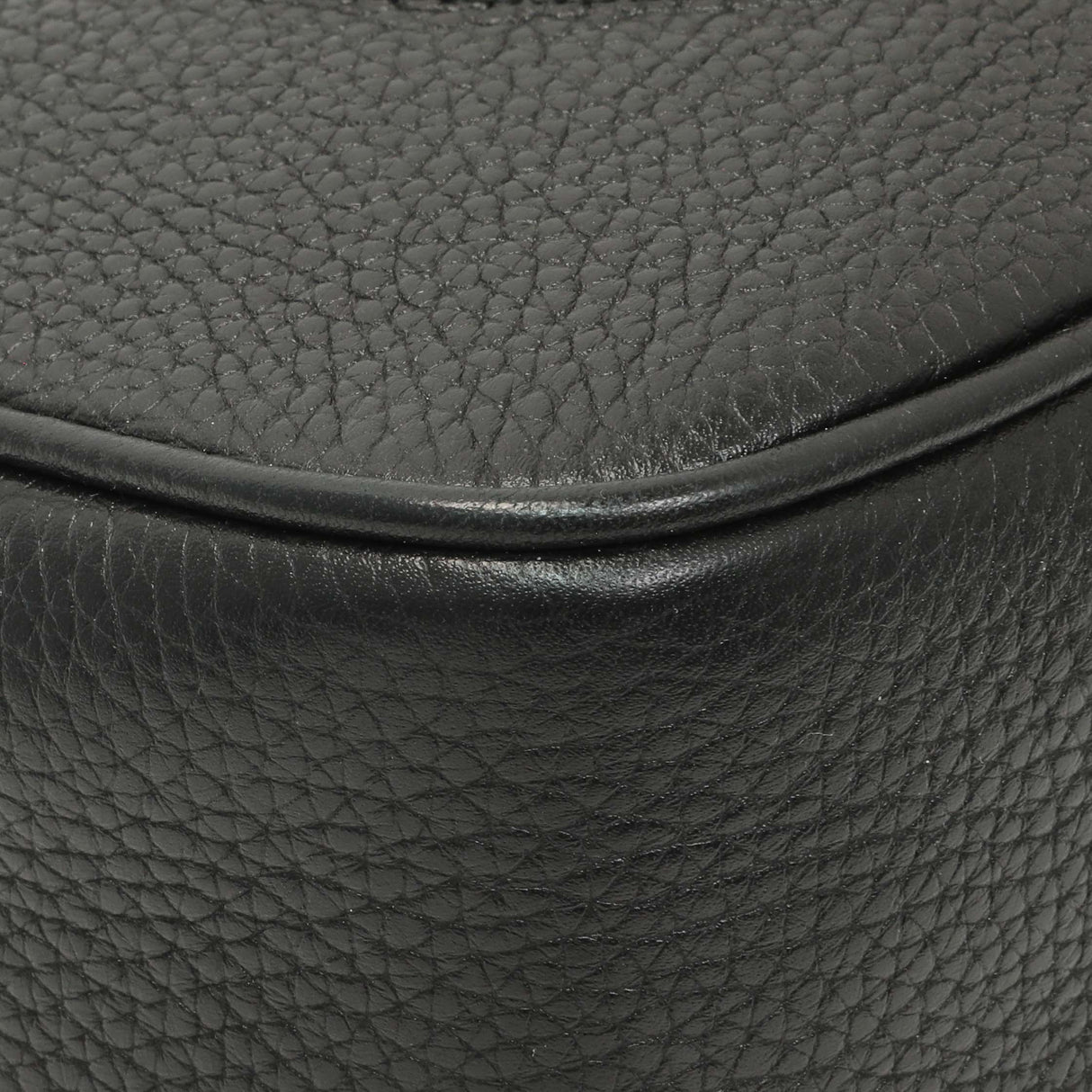 Gucci Black Pebbled Calfskin Small Soho Disco Bag Handbags Gucci