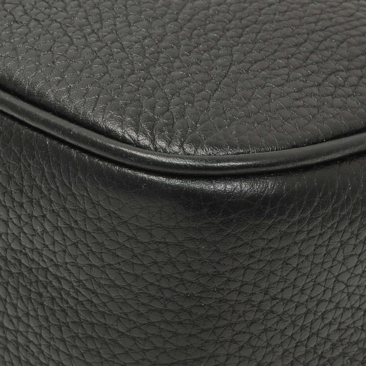 Gucci Black Pebbled Calfskin Small Soho Disco Bag Handbags Gucci