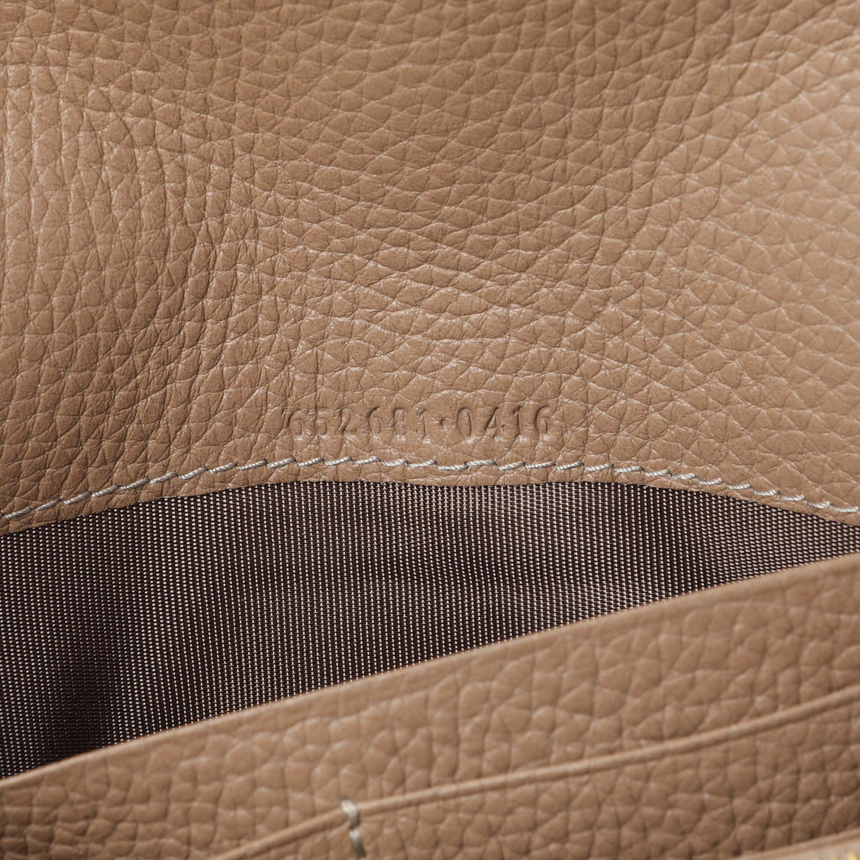 Gucci Beige Pebbled Calfskin Jackie 1961 Chain Wallet Handbags Gucci