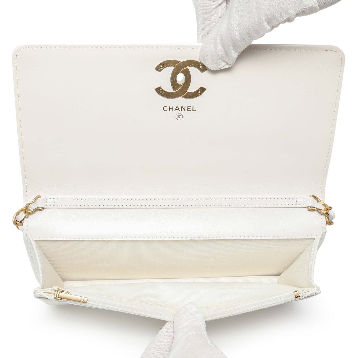 Chanel White Quilted Caviar Camellia Chain Flap Handbags Chanel