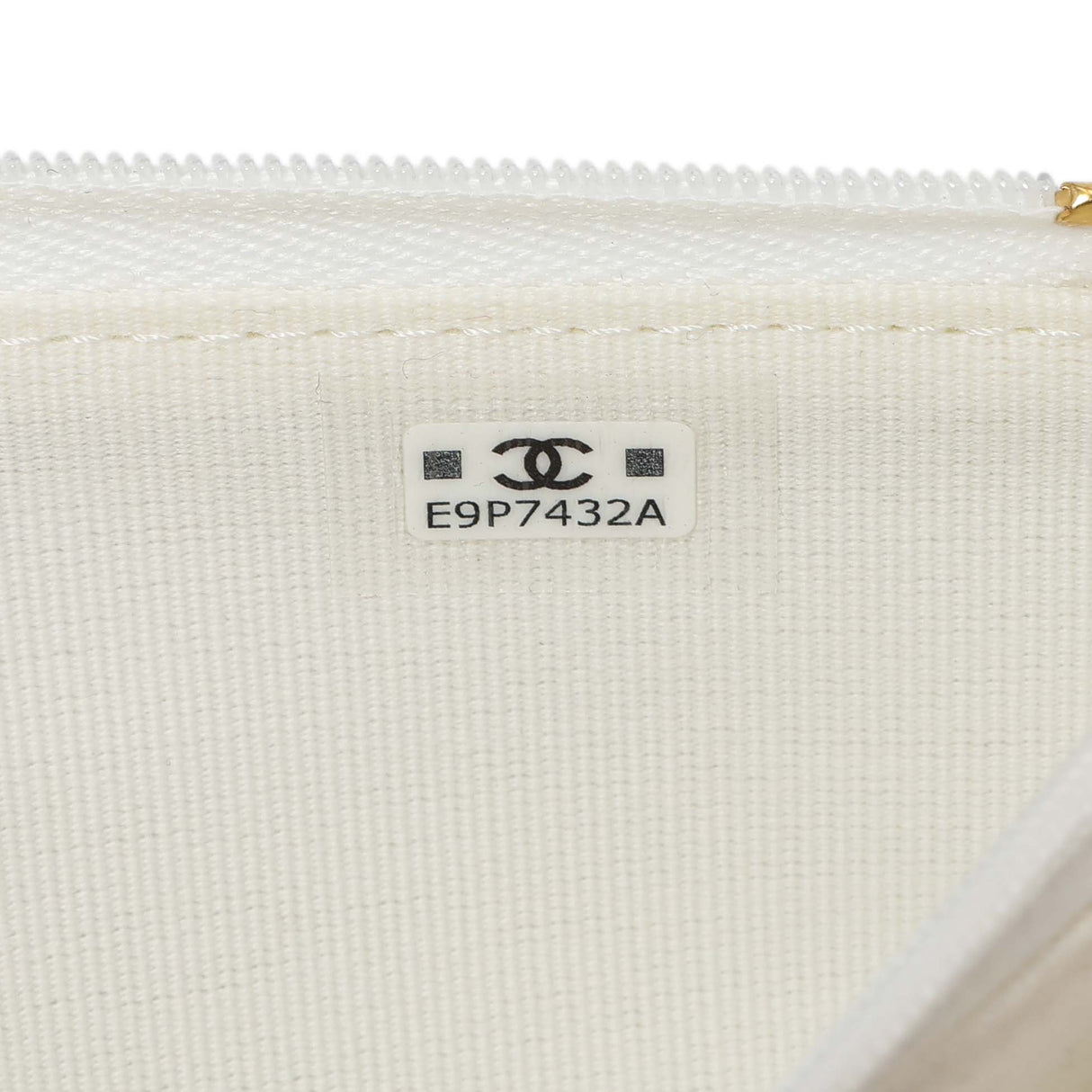 Chanel White Quilted Caviar Camellia Chain Flap Handbags Chanel