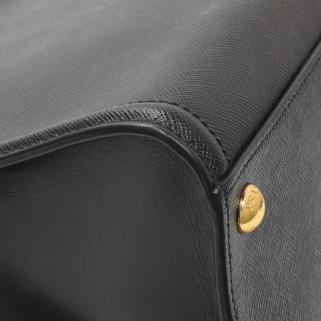 -temp-Prada Black Saffiano Soft Calfskin Tote Entrupy#6423TQW Modaselle
