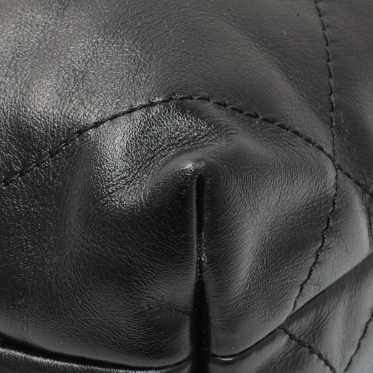 Chanel Black Shiny Calfskin Quilted Mini Chanel 22 Handbags Chanel