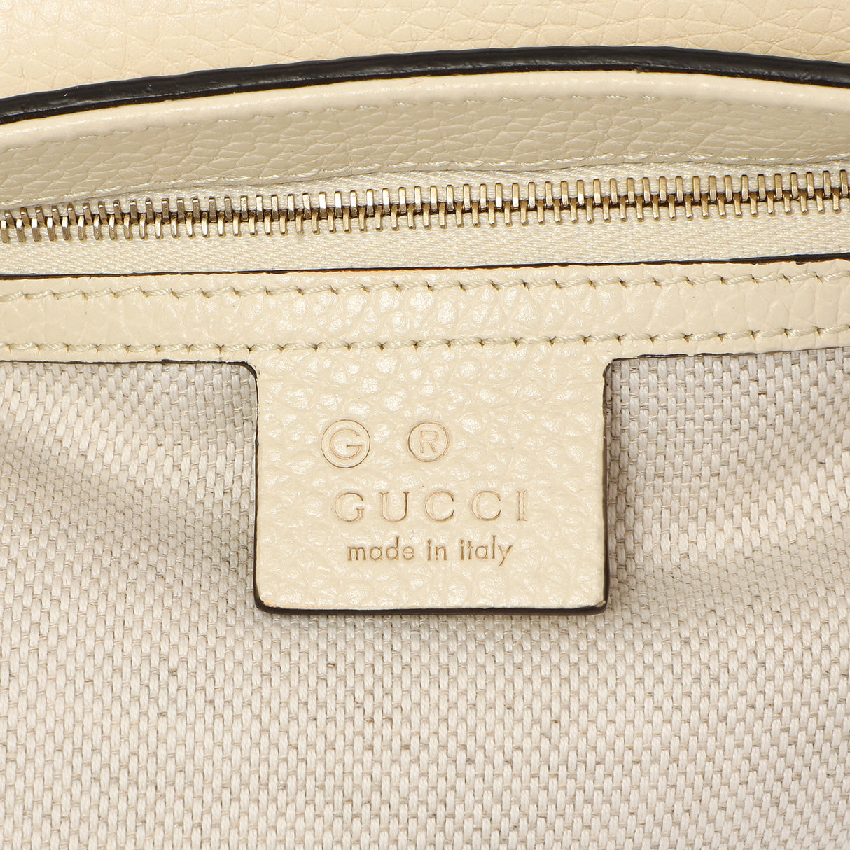 Gucci Ivory Pebbled Calfskin Medium Soho Flap Crossbody Handbags Gucci