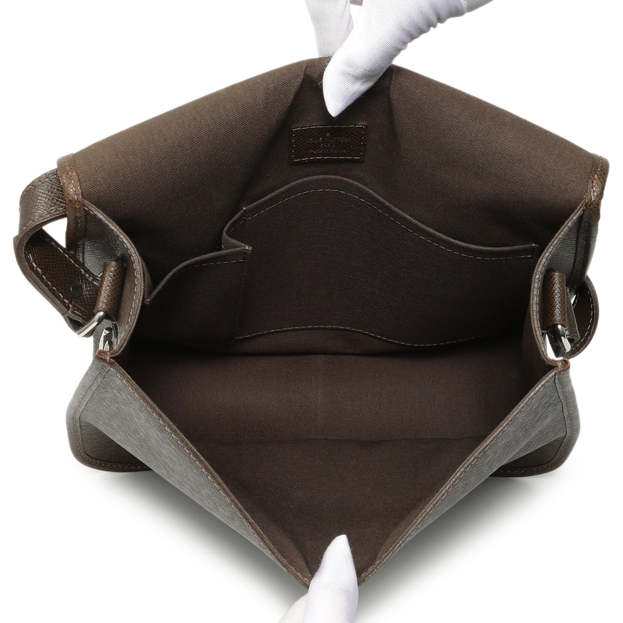 Louis Vuitton Brown Taiga Andrei Messenger Handbags Louis Vuitton