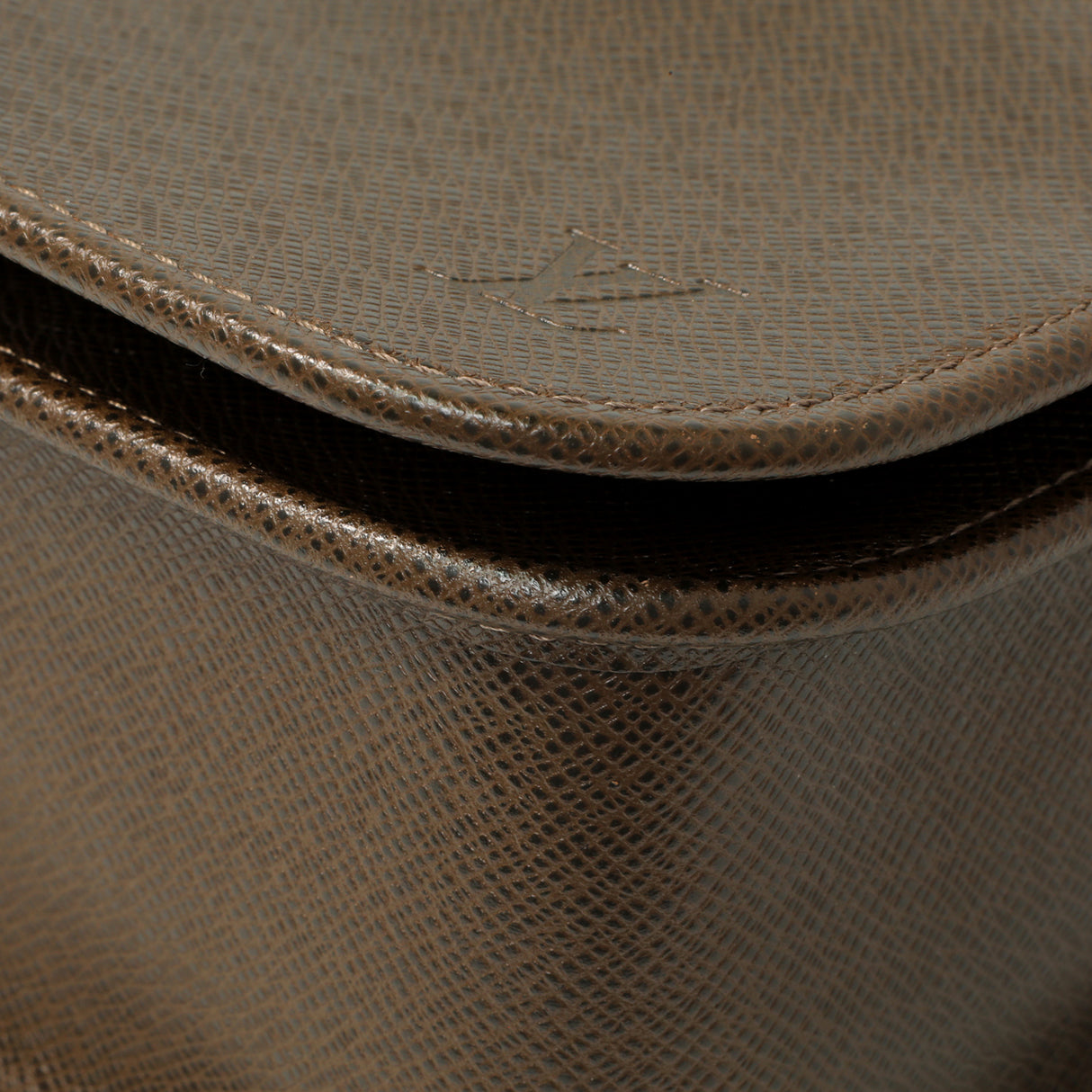 Louis Vuitton Brown Taiga Andrei Messenger Handbags Louis Vuitton