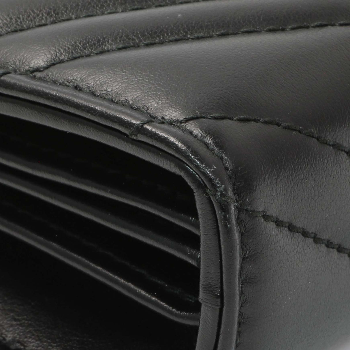 Gucci Black Calfskin Matelasse GG Marmont Chain Wallet