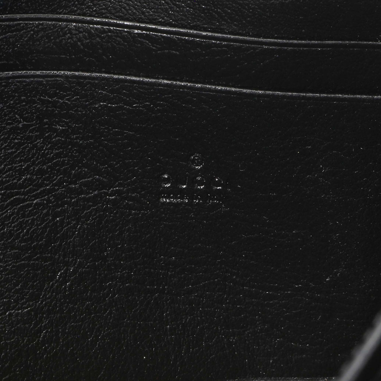 Gucci Black Red Vintage Effect Calfskin Matelasse Diagonal Torchon GG Marmont Chain Wallet Handbags Gucci