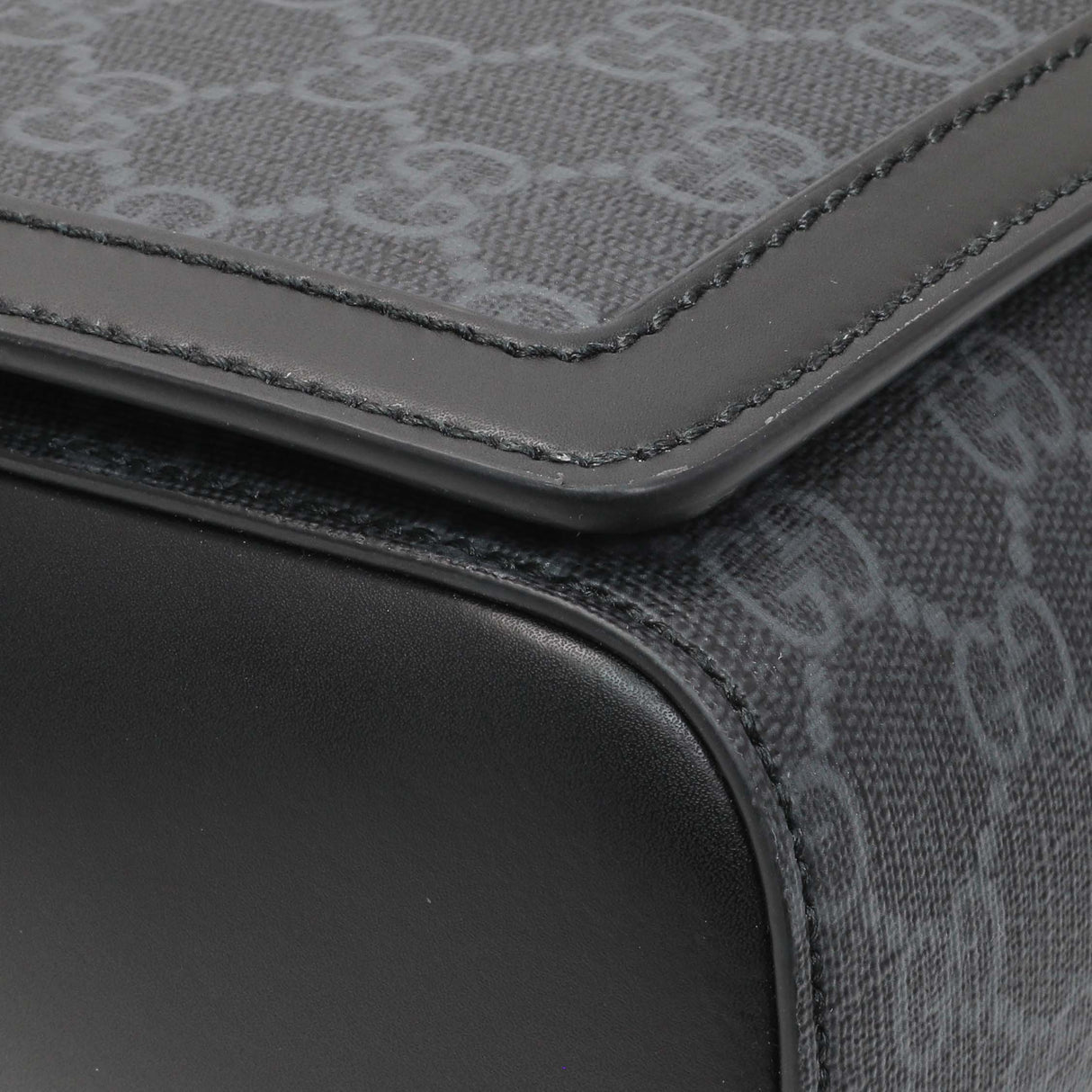 Gucci Black GG Supreme Monogram Medium Crossbody Messenger