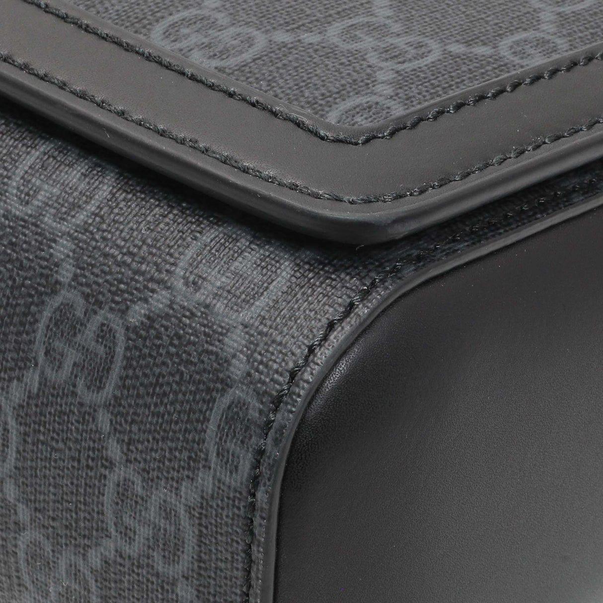 Gucci Black GG Supreme Monogram Medium Crossbody Messenger