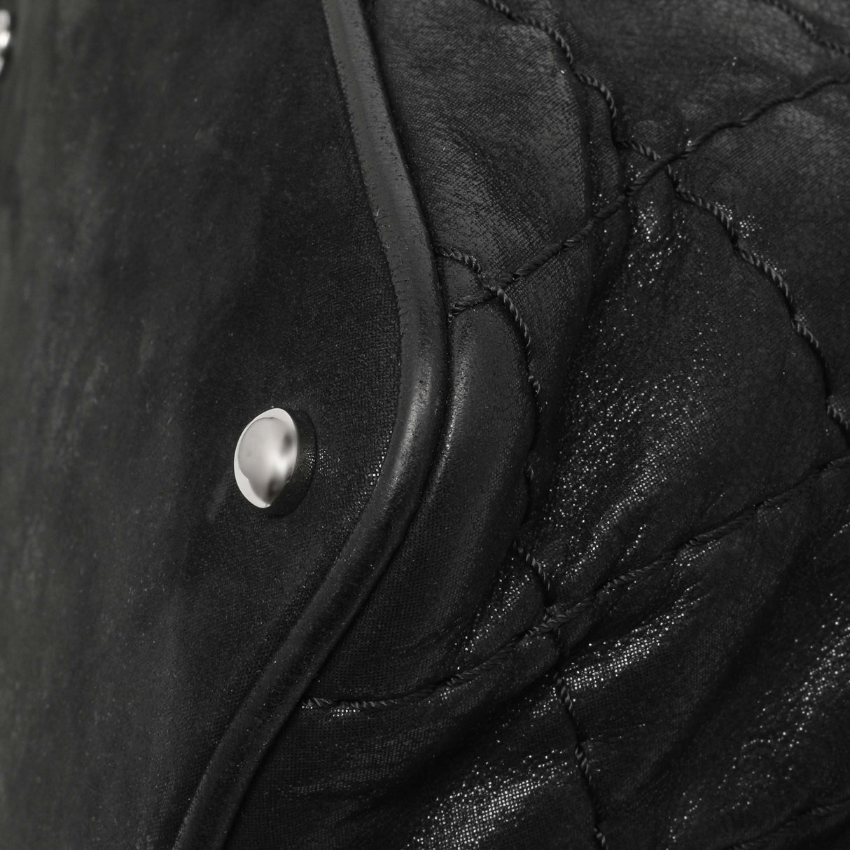 Chanel Black Iridescent Quilted Calfskin Sea Hit Tote Handbags Chanel