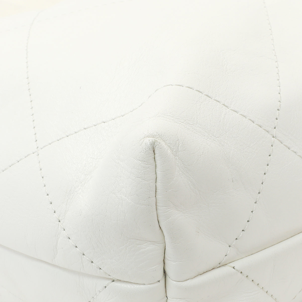 Chanel White Shiny Quilted Calfskin Small Chanel 22 Handbags Chanel