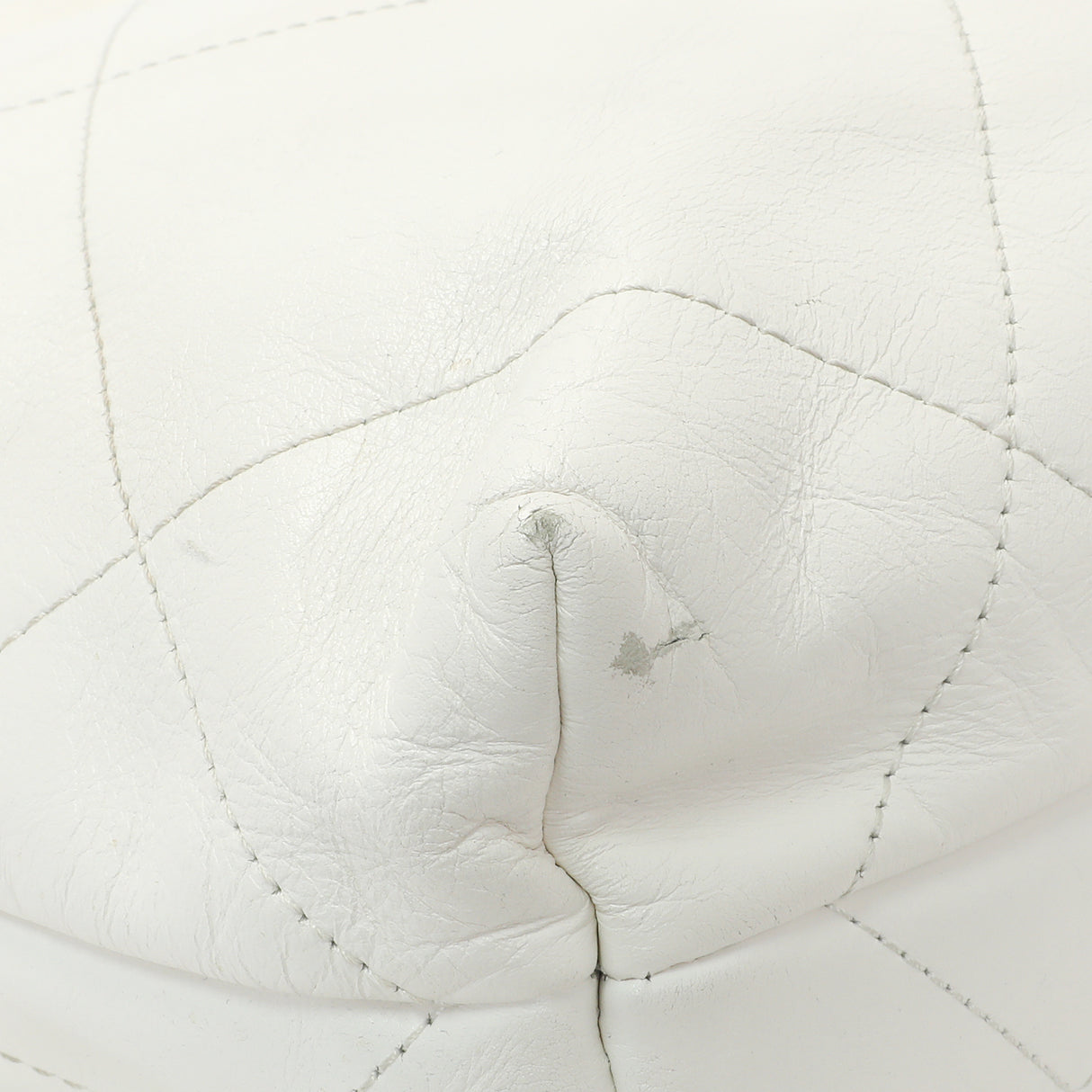 Chanel White Shiny Quilted Calfskin Small Chanel 22 Handbags Chanel