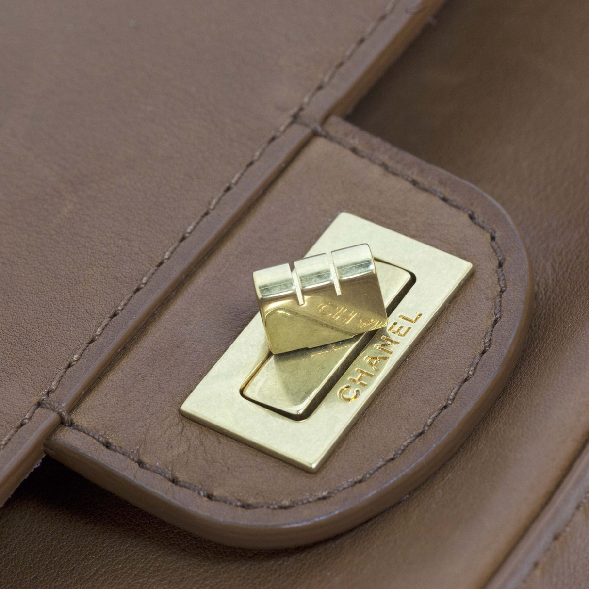 Chanel Brown Smooth Leather 2.55 Nude Bag Handbags Chanel