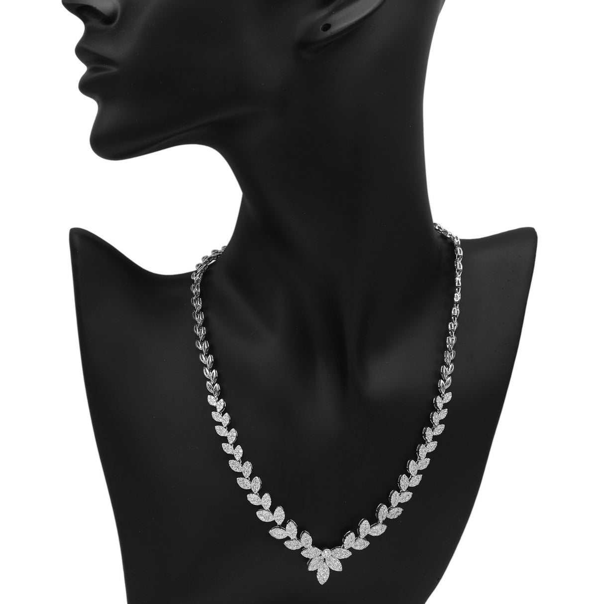 18K White Gold 6.05 Carat Diamond Leaf Necklace Fine Jewellery Modaselle