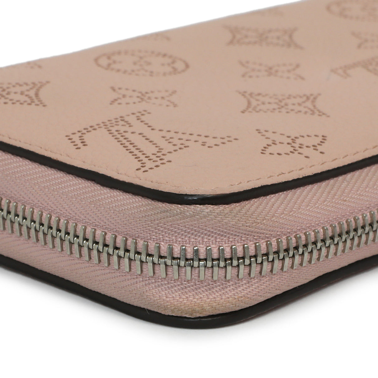 Louis Vuitton Magnolia Mahina Zippy Wallet Accessories Louis Vuitton