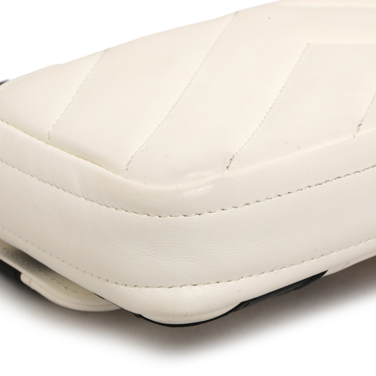 Chanel White Black Chevron Lambskin Stitched Mini Flap Handbags Chanel