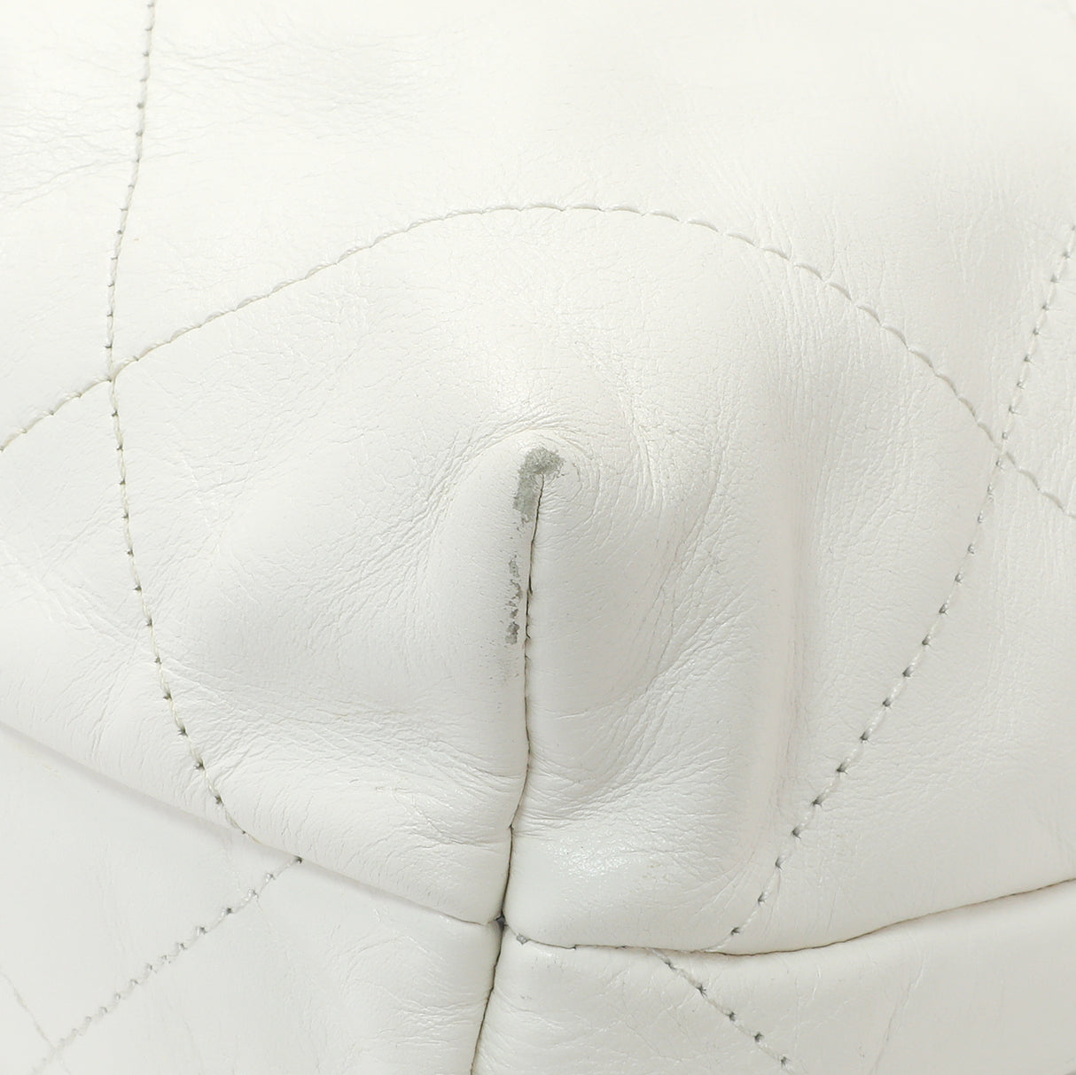 Chanel White Shiny Quilted Calfskin Small Chanel 22 Handbags Chanel