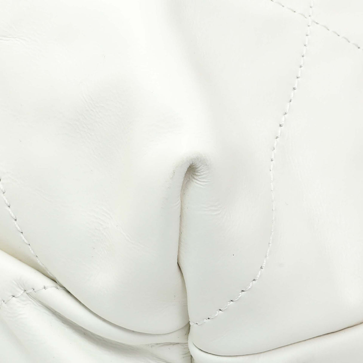 Chanel White Shiny Calfskin Large Chanel 22 Handbags Chanel