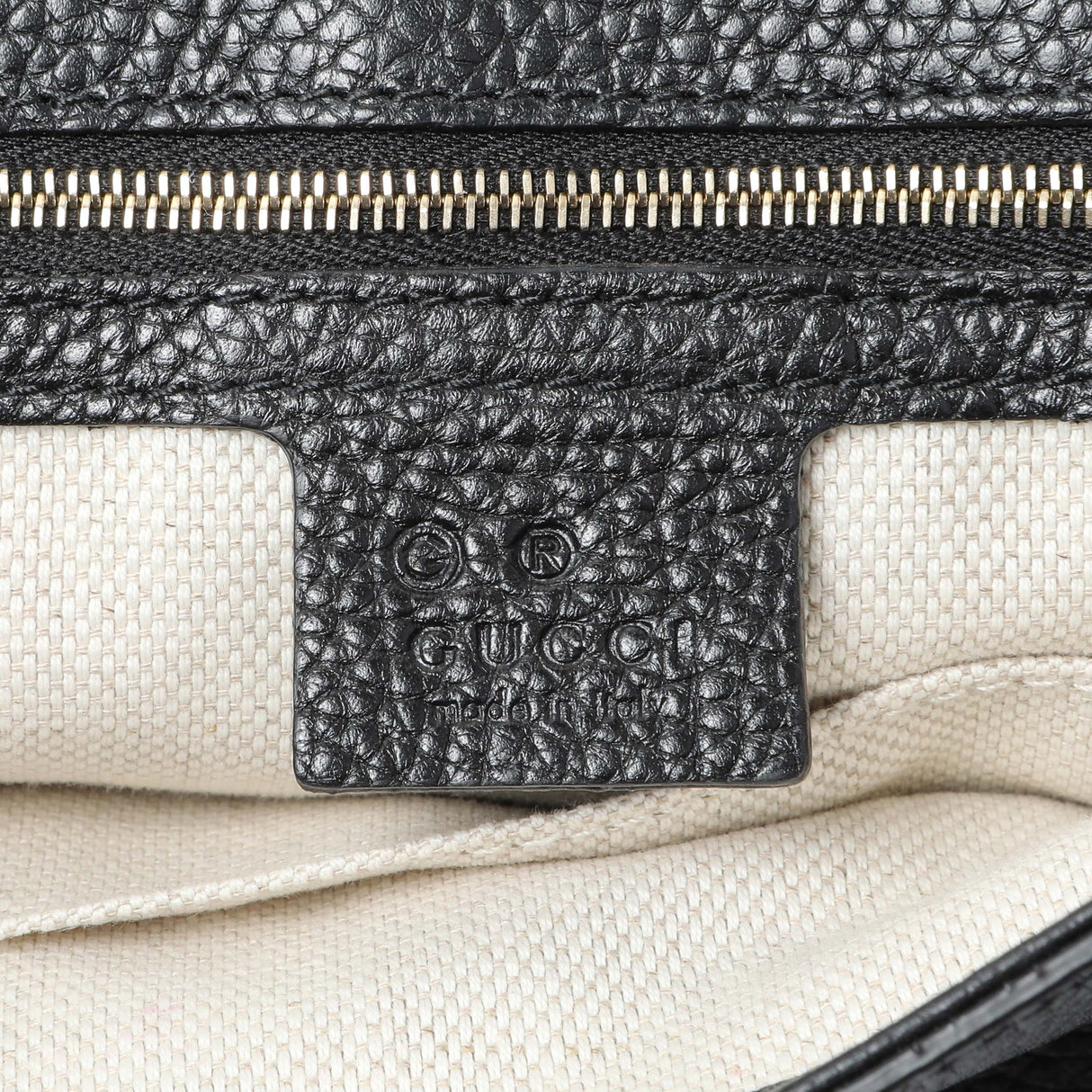 Gucci Black Pebbled Calfskin Medium Soho Flap Crossbody Handbags Gucci