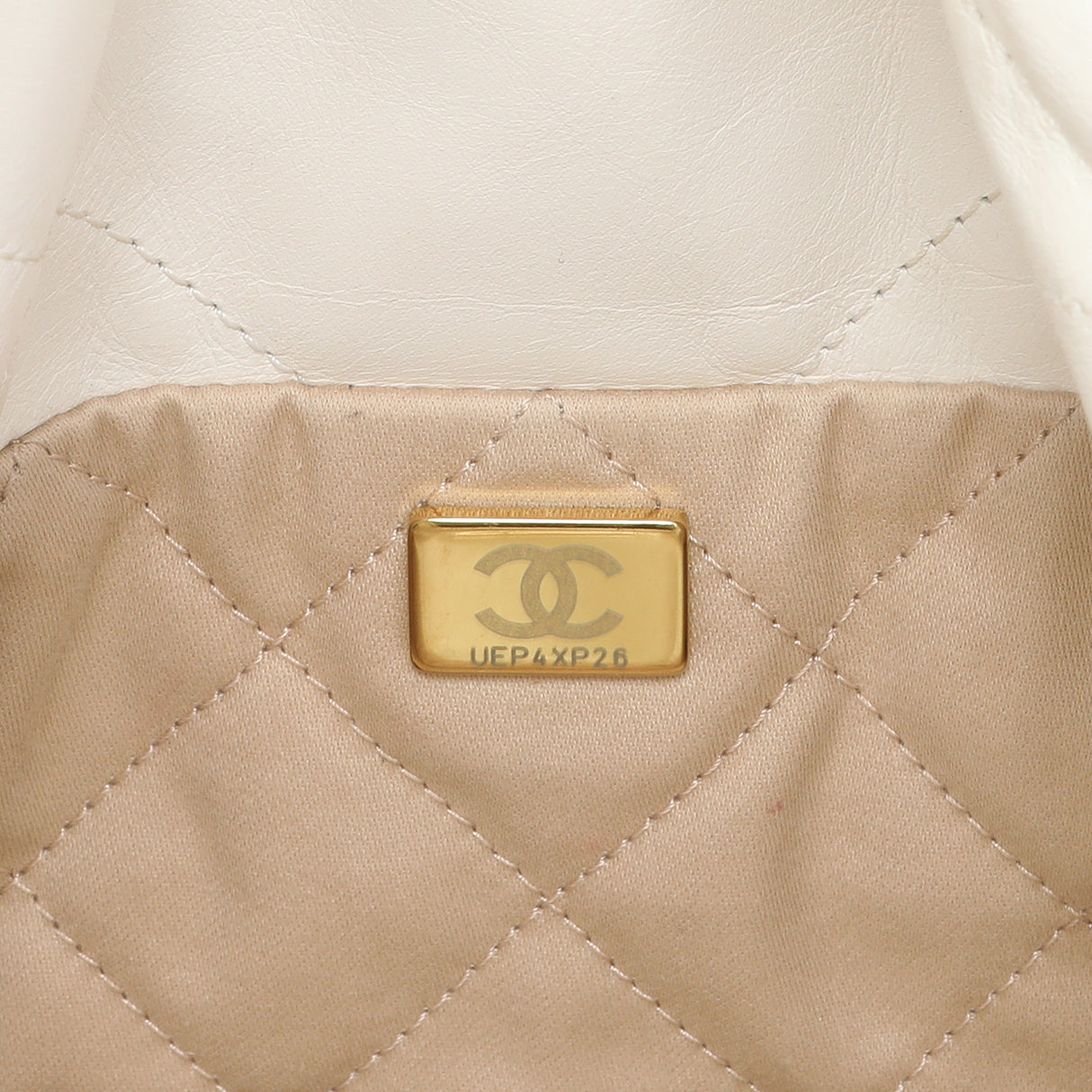Chanel White Shiny Quilted Calfskin Small Chanel 22 Handbags Chanel