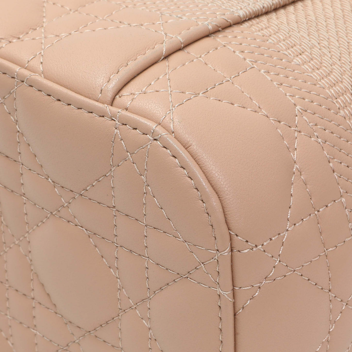 Christian Dior Pink Lambskin Cannage Small Diortravel Vanity Case Cloud Handbags Christian Dior