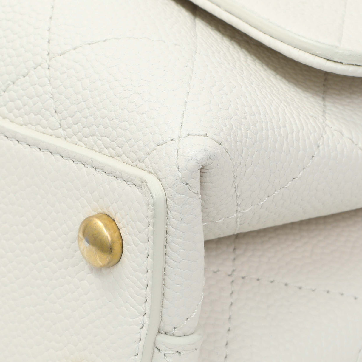 -6 items Wed June 24 ⬆️- Chanel White Quilted Caviar Chic Affinity Flap Handbags Chanel