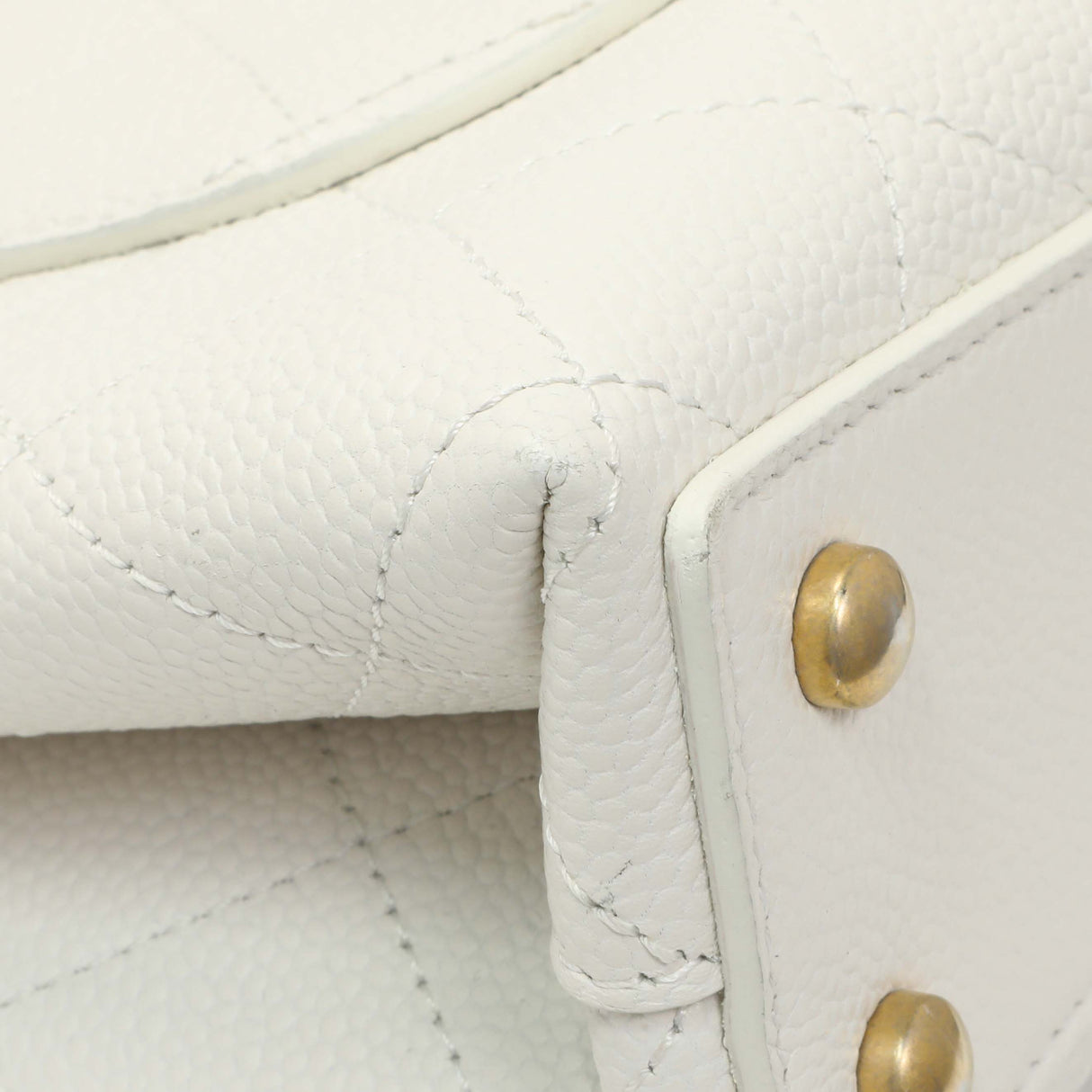 -6 items Wed June 24 ⬆️- Chanel White Quilted Caviar Chic Affinity Flap Handbags Chanel