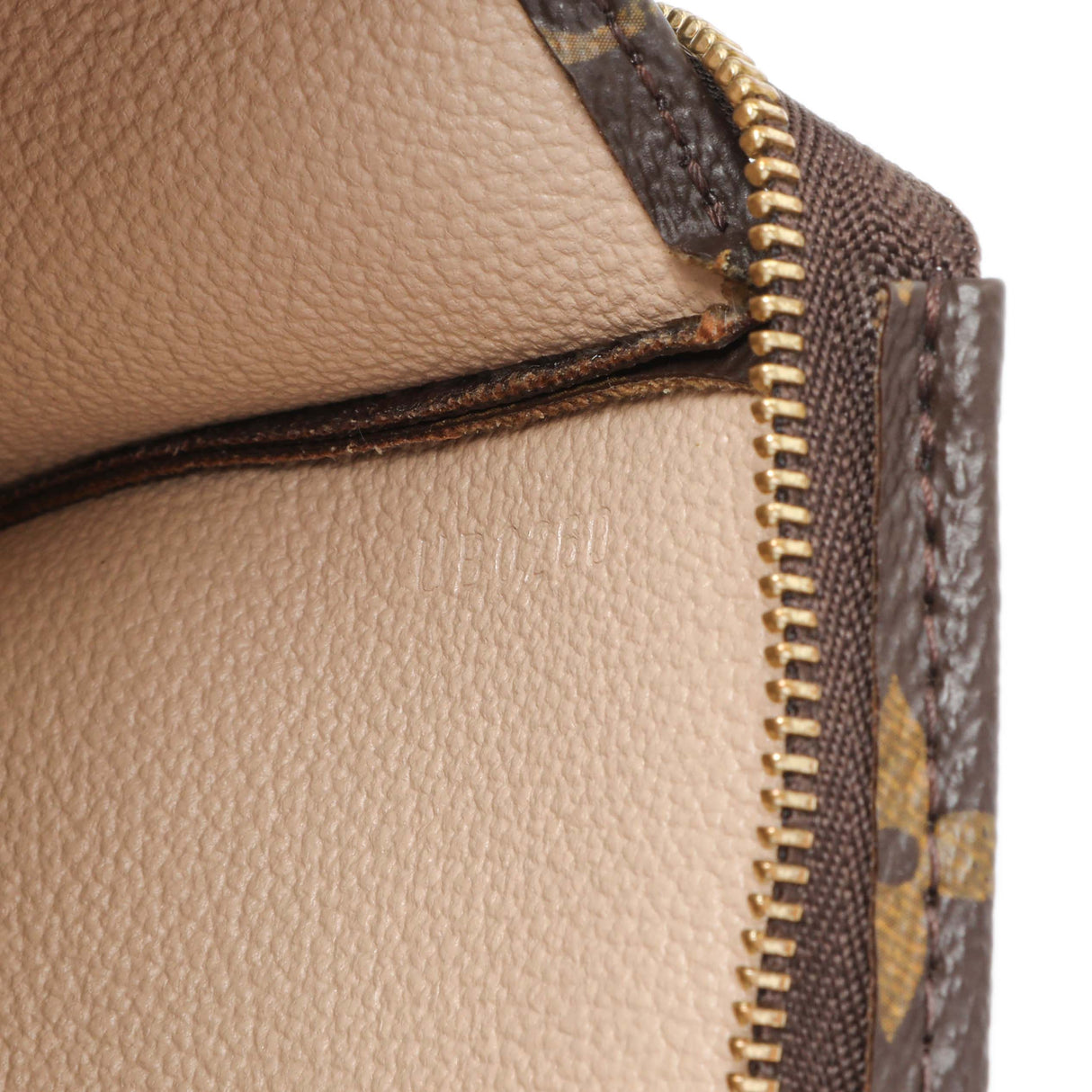 Louis Vuitton Monogram Toiletry Pouch 19 Accessories Louis Vuitton