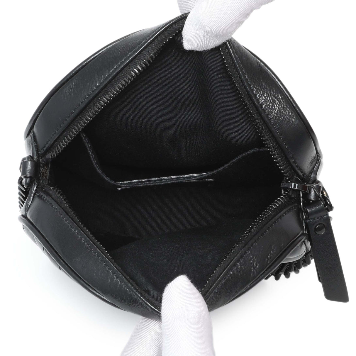 Saint Laurent Black Calfskin Matelasse Chevron Round Vinyle Camera Bag Handbags Saint Laurent