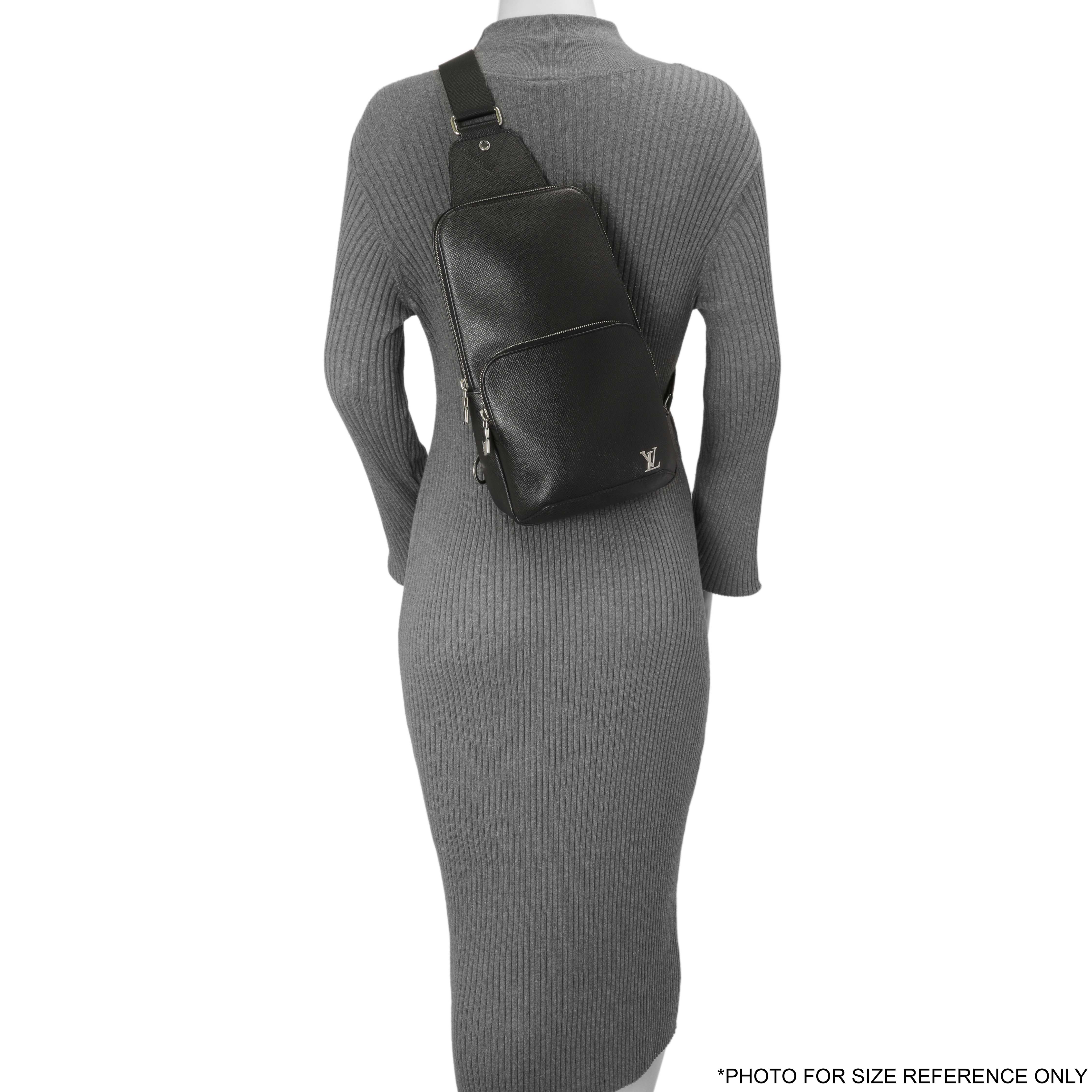 Louis Vuitton Black Taiga Avenue Sling – Modaselle