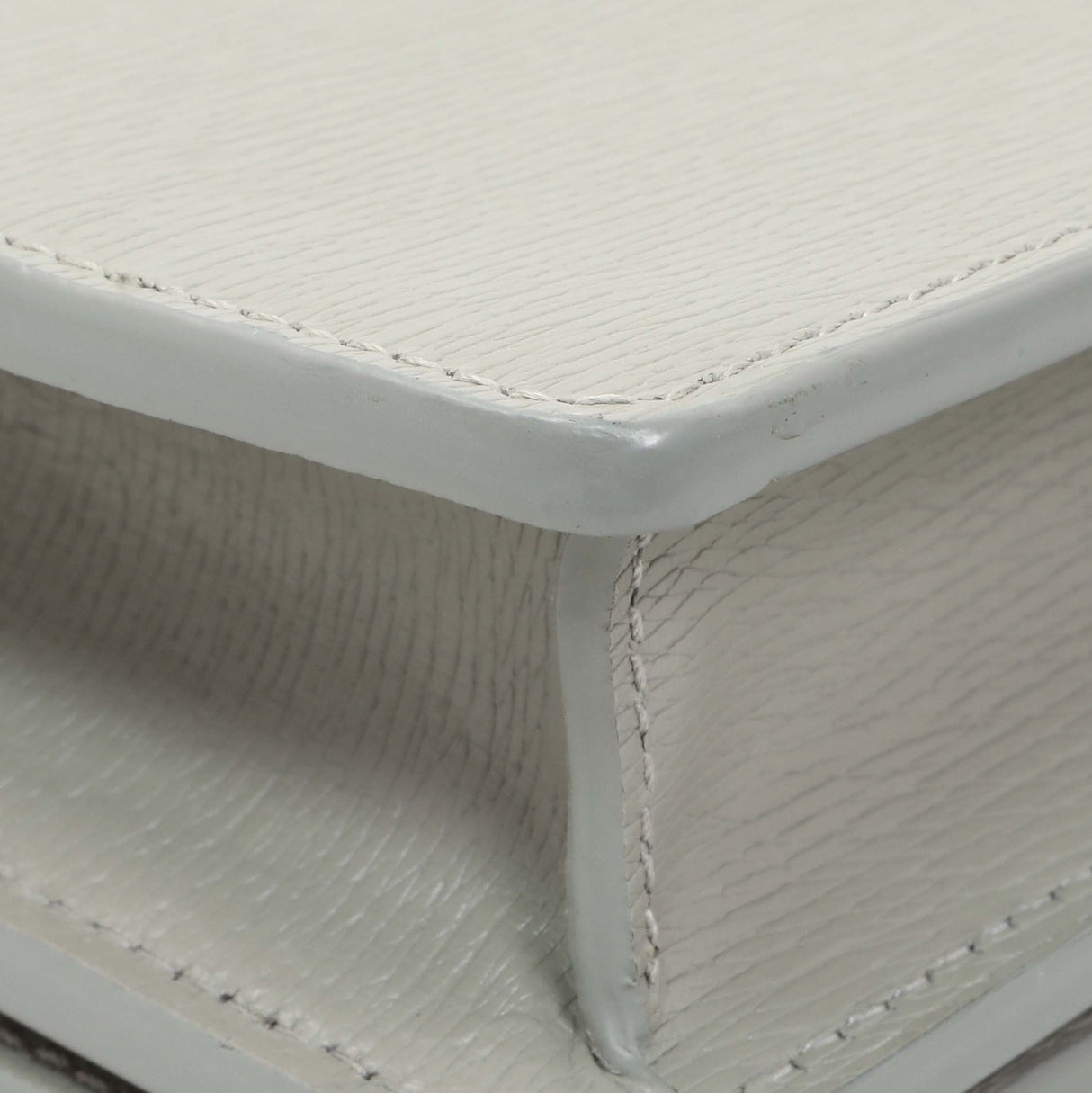 Gucci Grey Textured Calfskin Script Logo Chain Wallet Handbags Gucci