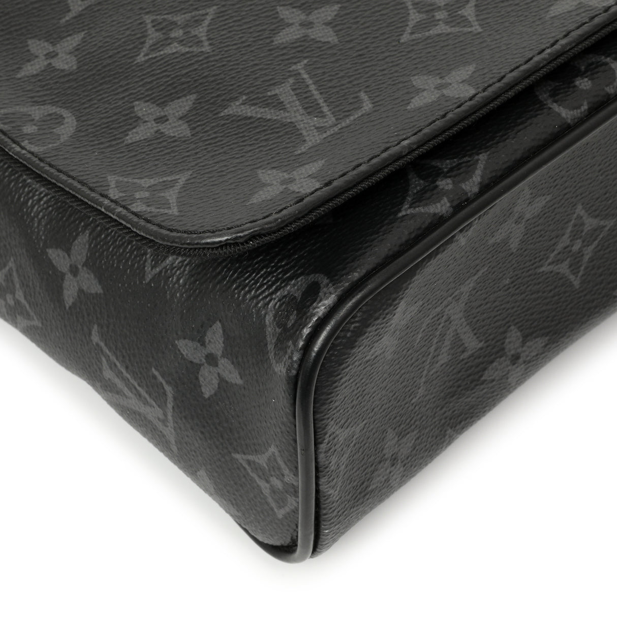 Louis Vuitton Monogram Eclipse District PM