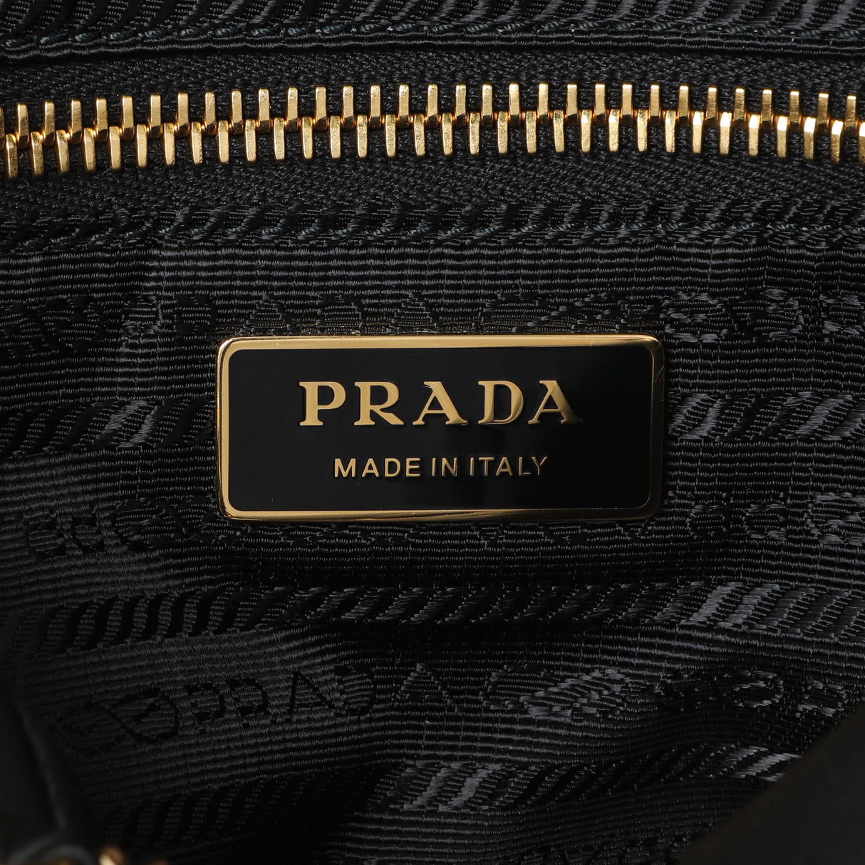 Prada Black Re-Nylon Saffiano Stitched Re-Edition 1995 Shoulder Bag Handbags Prada