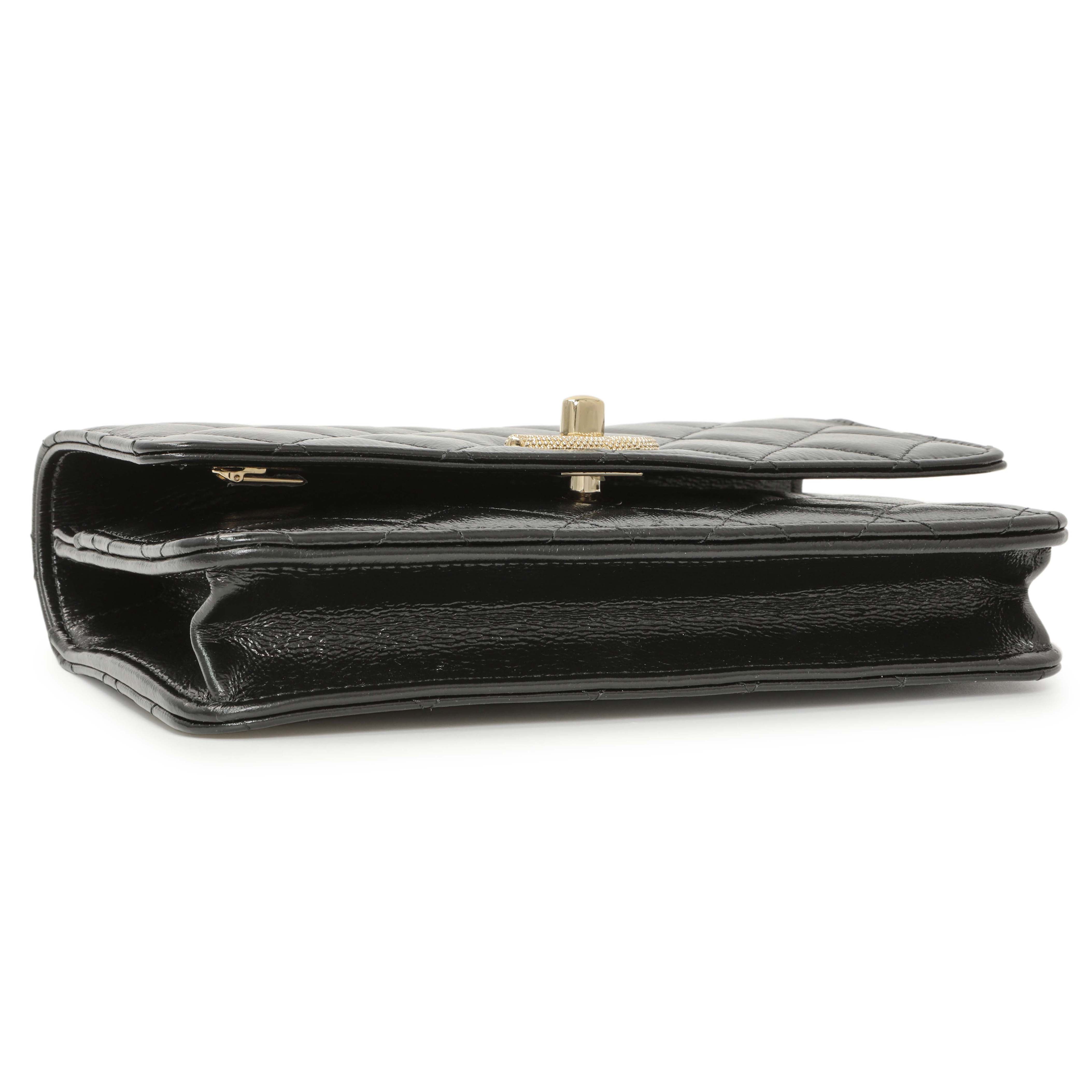 CHANEL大きめウォレット CHANEL（シャネル） チェーンウォレット レディース ブラック AP0250