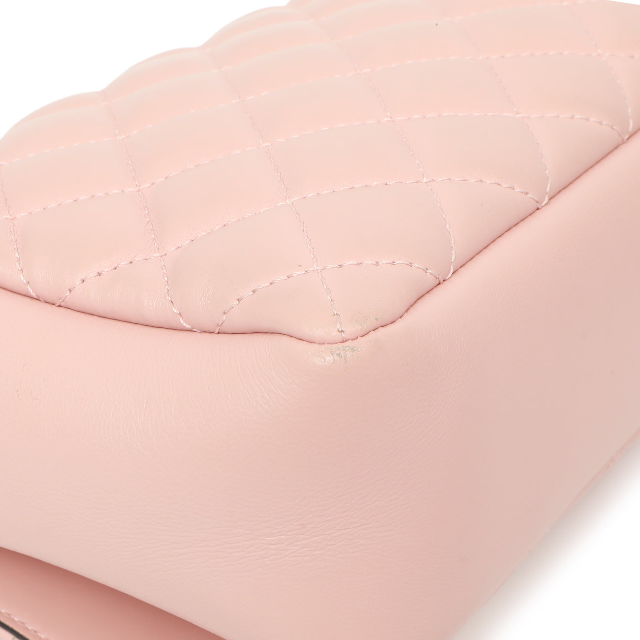 Versace Pink Quilted Lambskin Medusa Chain Crossbody – Modaselle Versace Pink Quilted Lambskin Medusa Chain Crossbody – Modaselle