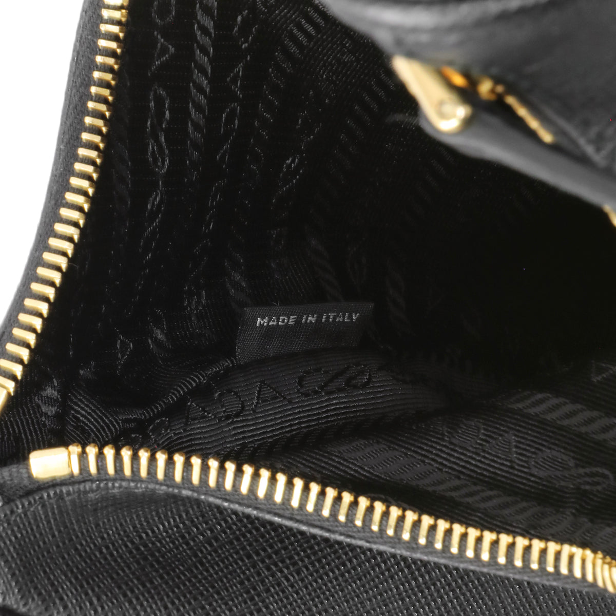 Prada Black Saffiano Re-Edition 2005 Shoulder Bag Handbags Prada