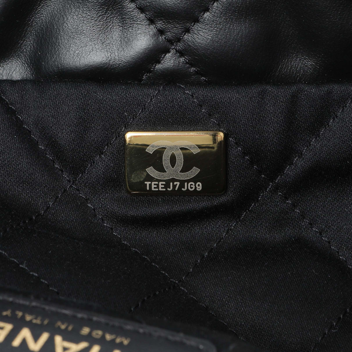 Chanel Black Quilted Shiny Calfskin Large Chanel 22 Handbags Chanel