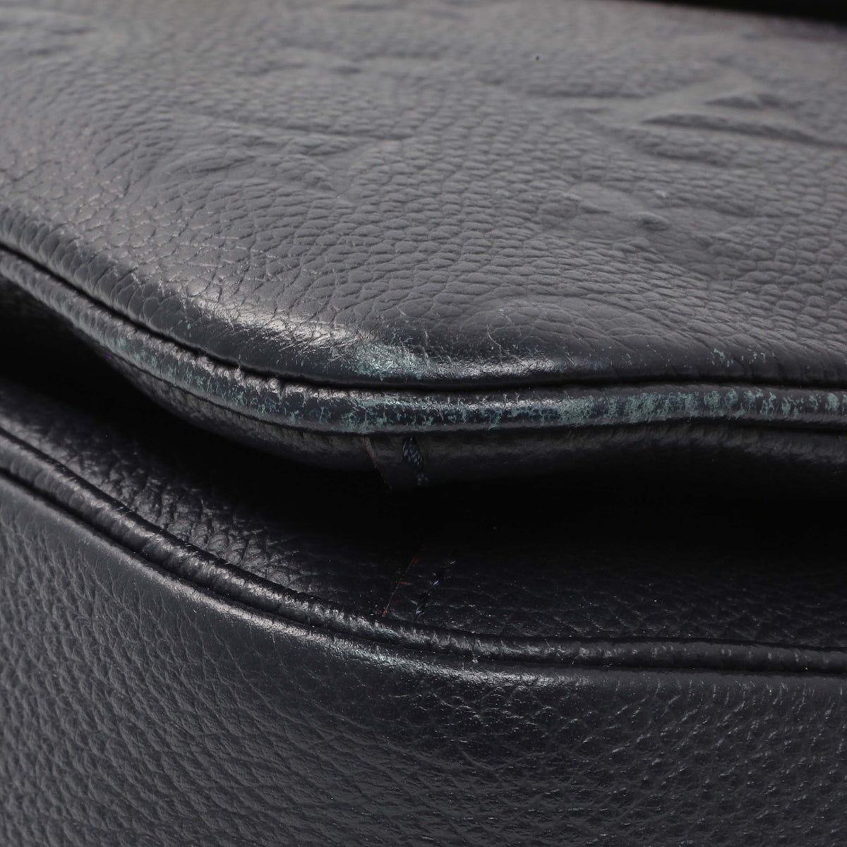Louis Vuitton Marine Rouge Monogram Empreinte Pochette Metis