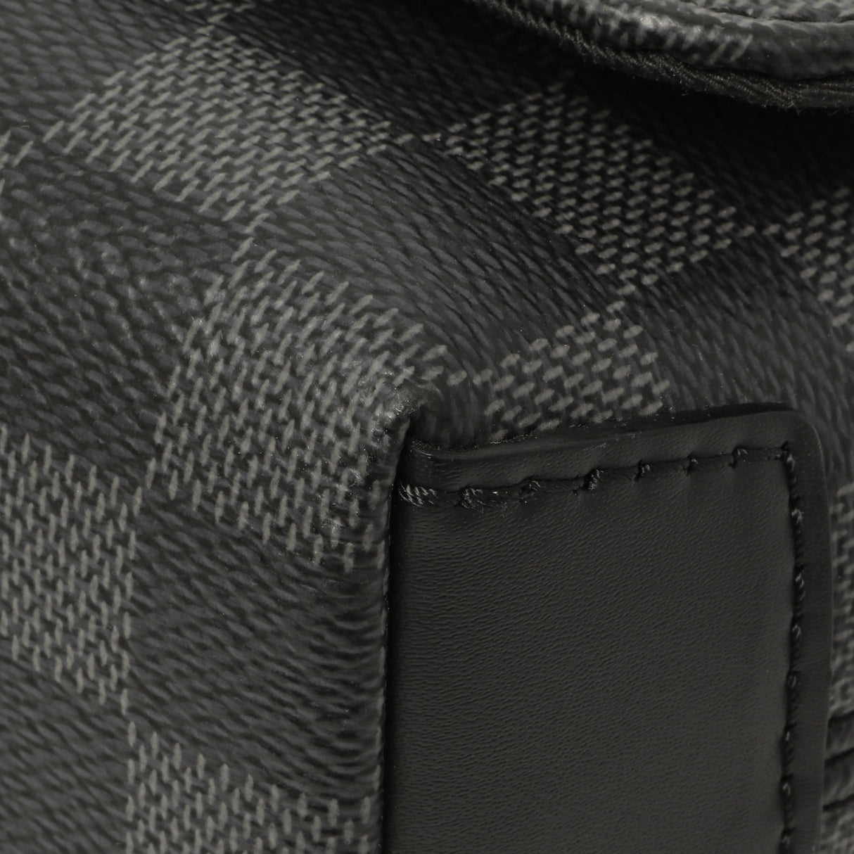 Louis Vuitton Damier Graphite District PM