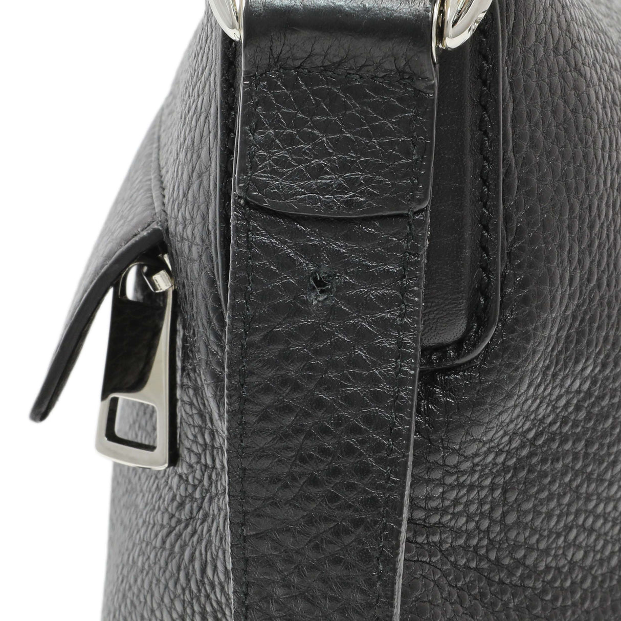 Gucci Black Pebbled Calfskin Medium Soho Messenger Bag
