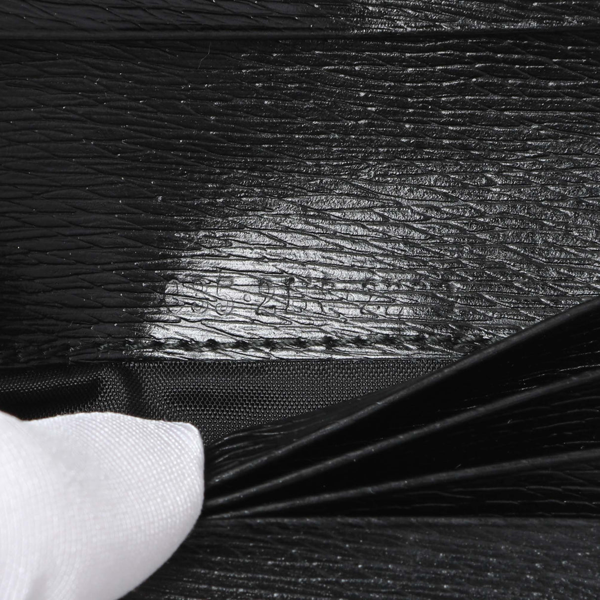 Gucci Black Calfskin Vintage Compact Wallet Accessories Gucci