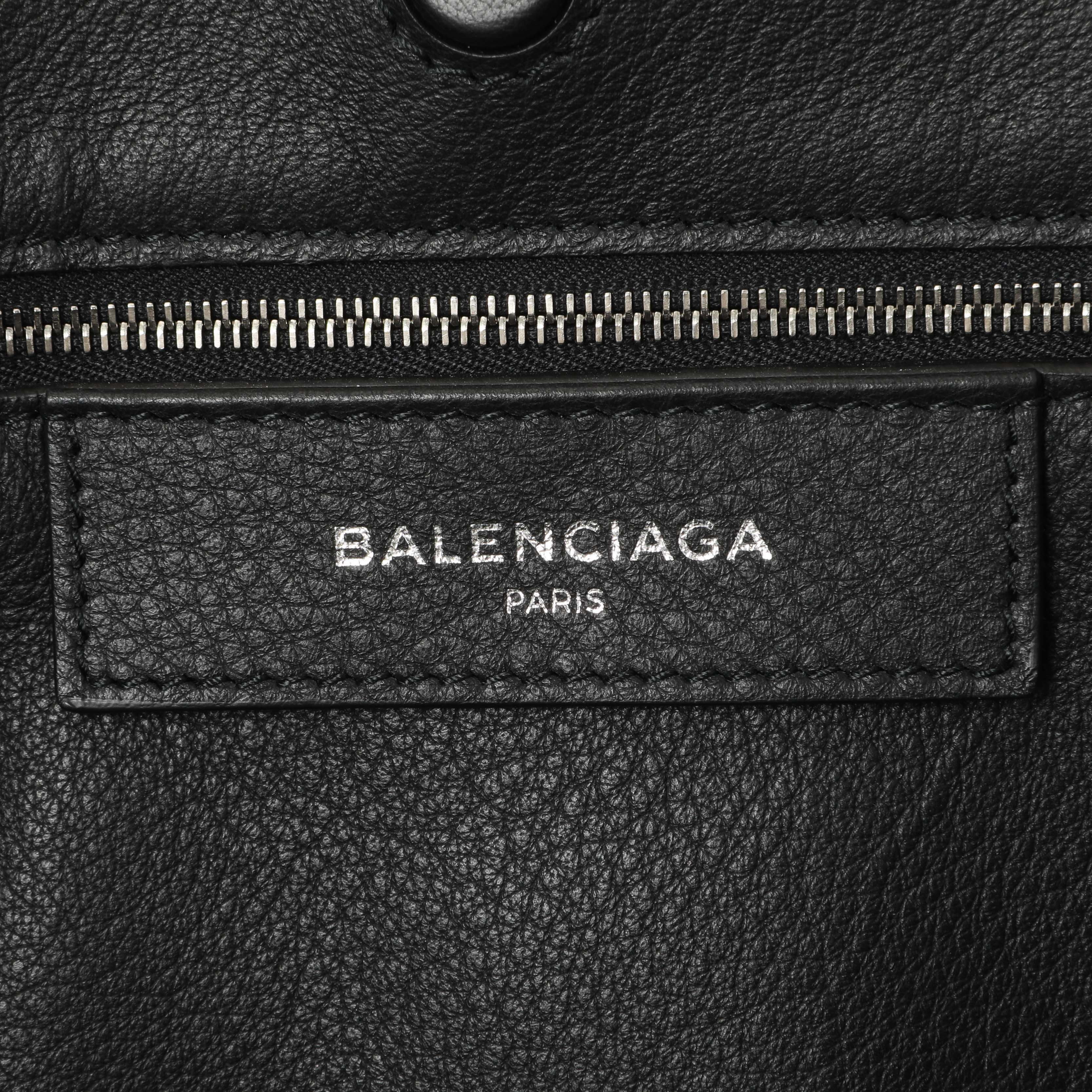 Balenciaga Black Veau Papier A6 Zip Around Black Tote – Modaselle