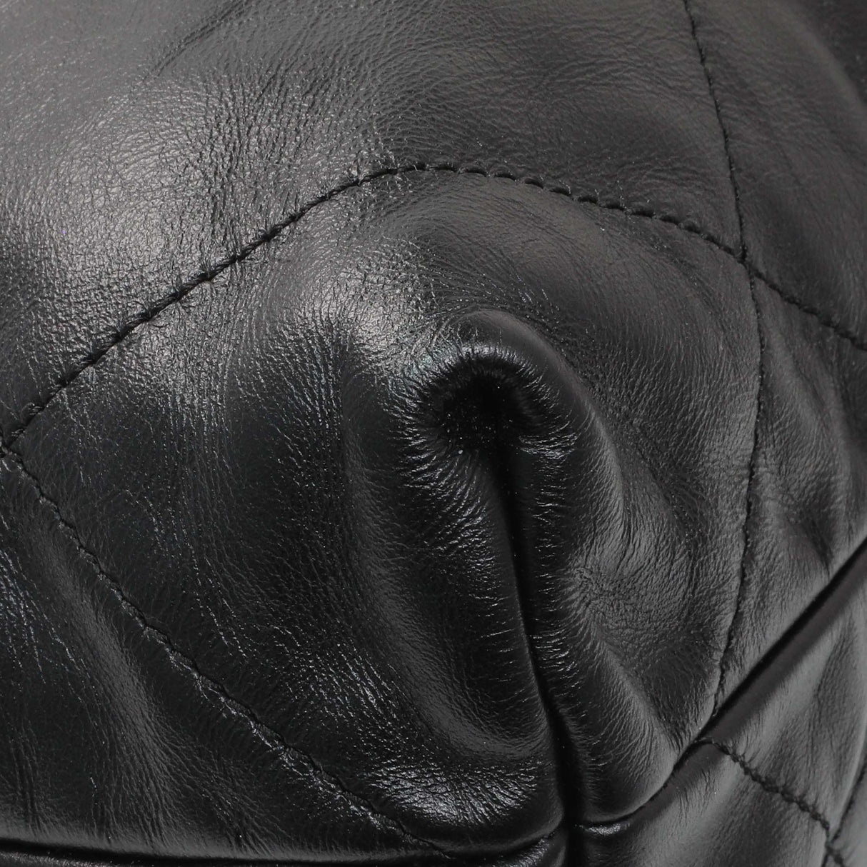 Chanel Black Shiny Calfskin Quilted Small Chanel 22
