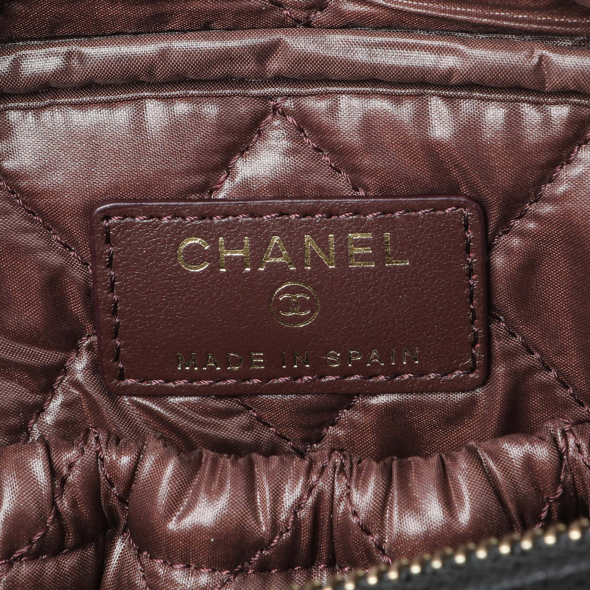 Chanel Black Caviar Quilted Medium Curvy Pouch Cosmetic Case Accessories Chanel