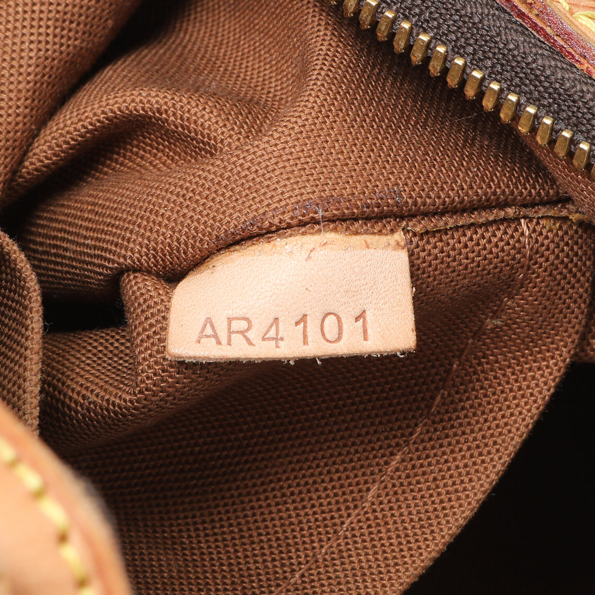 Louis Vuitton Monogram Thames GM Handbags Louis Vuitton