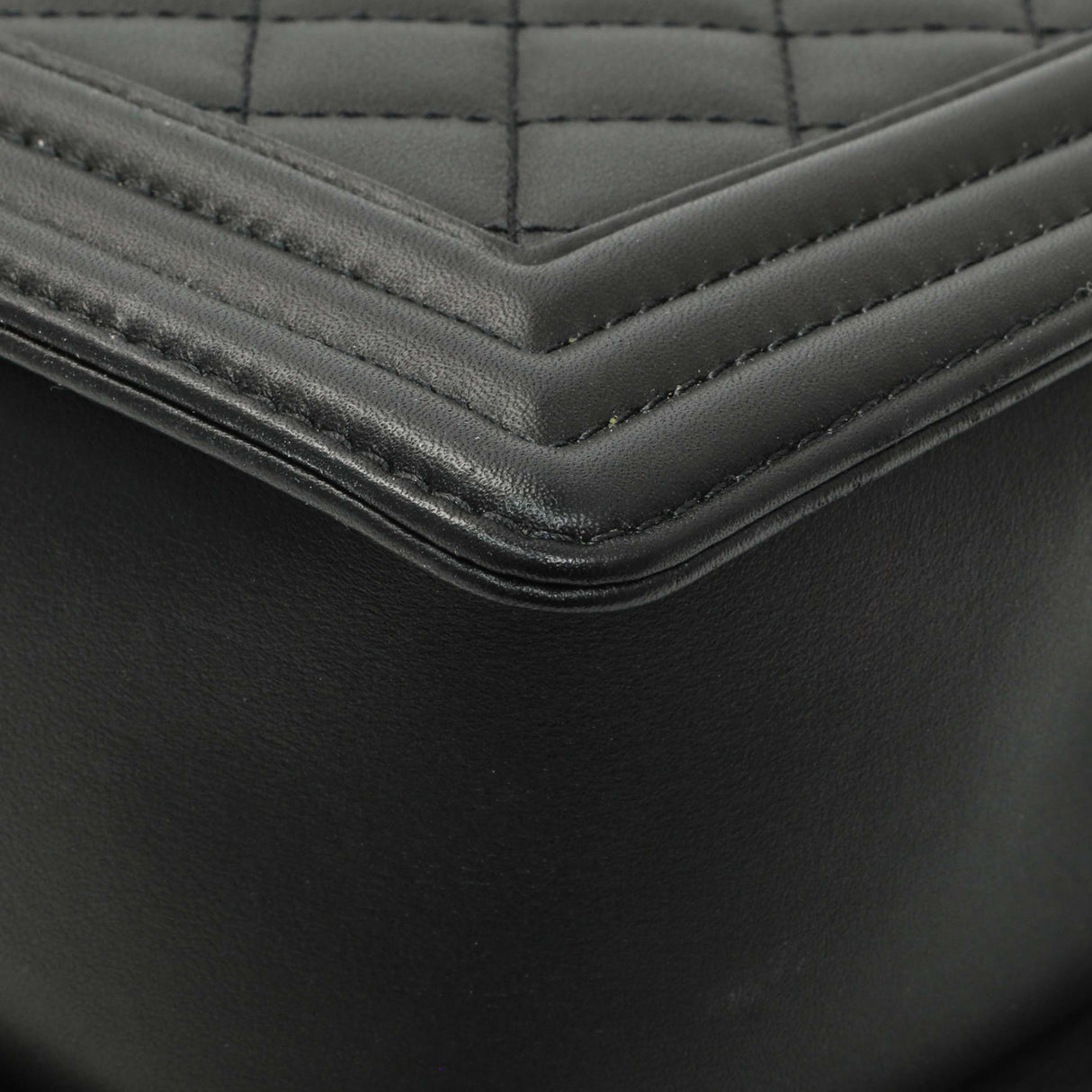 Chanel Black Quilted Calfskin New Medium Boy Flap Handbags Chanel