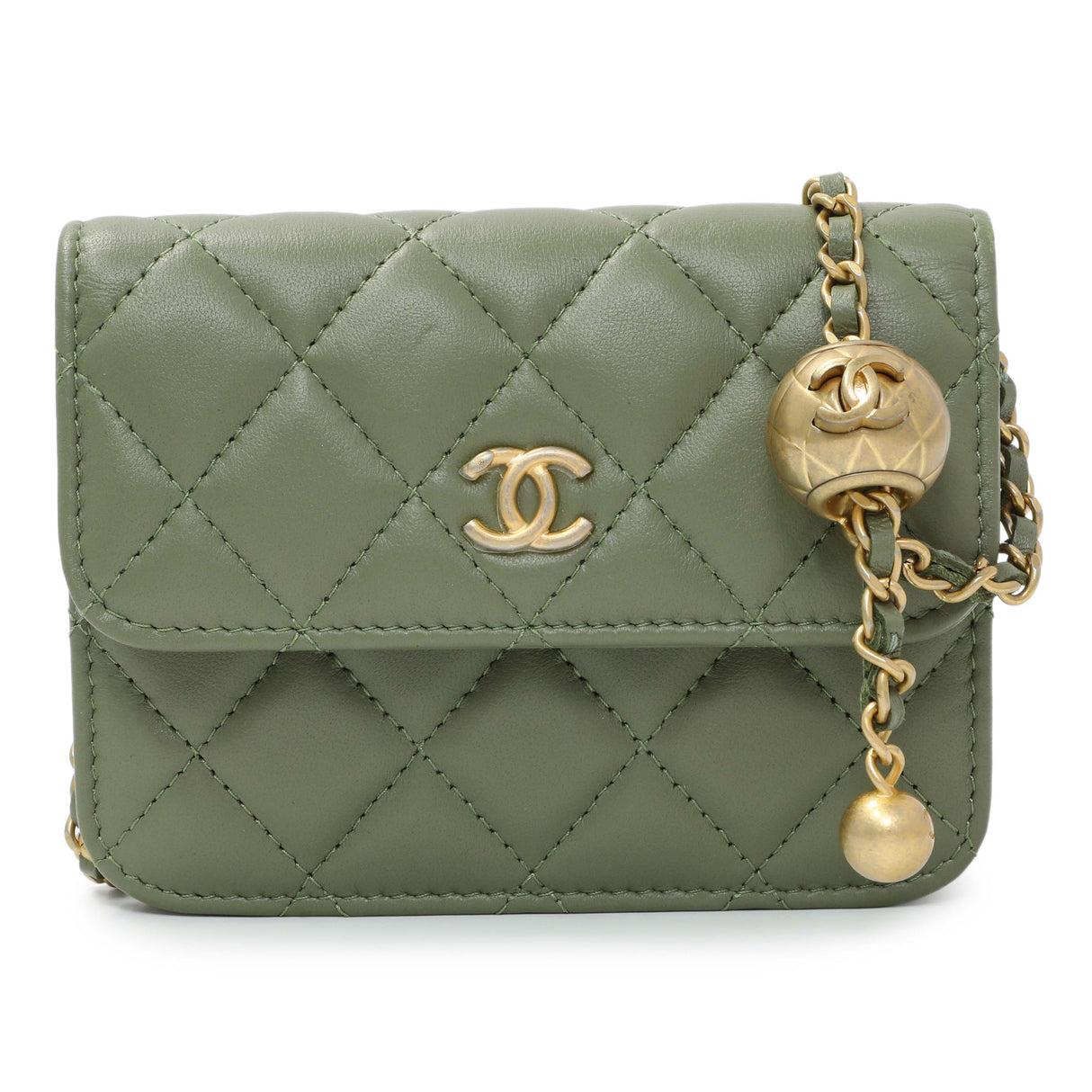 6 items Mon August 3rd ⬆️Chanel Green Quilted Lambskin Pearl Crush Clutch With Chain Handbags Chanel