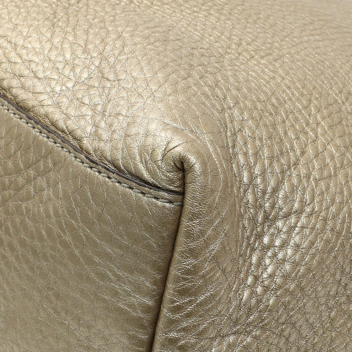 Gucci Gold Pebbled Calfskin Medium Soho Chain Shoulder Bag