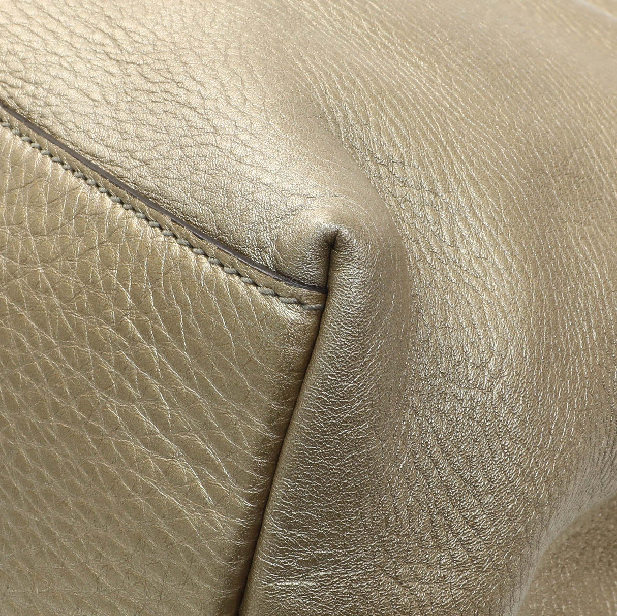 Gucci Gold Pebbled Calfskin Medium Soho Chain Shoulder Bag